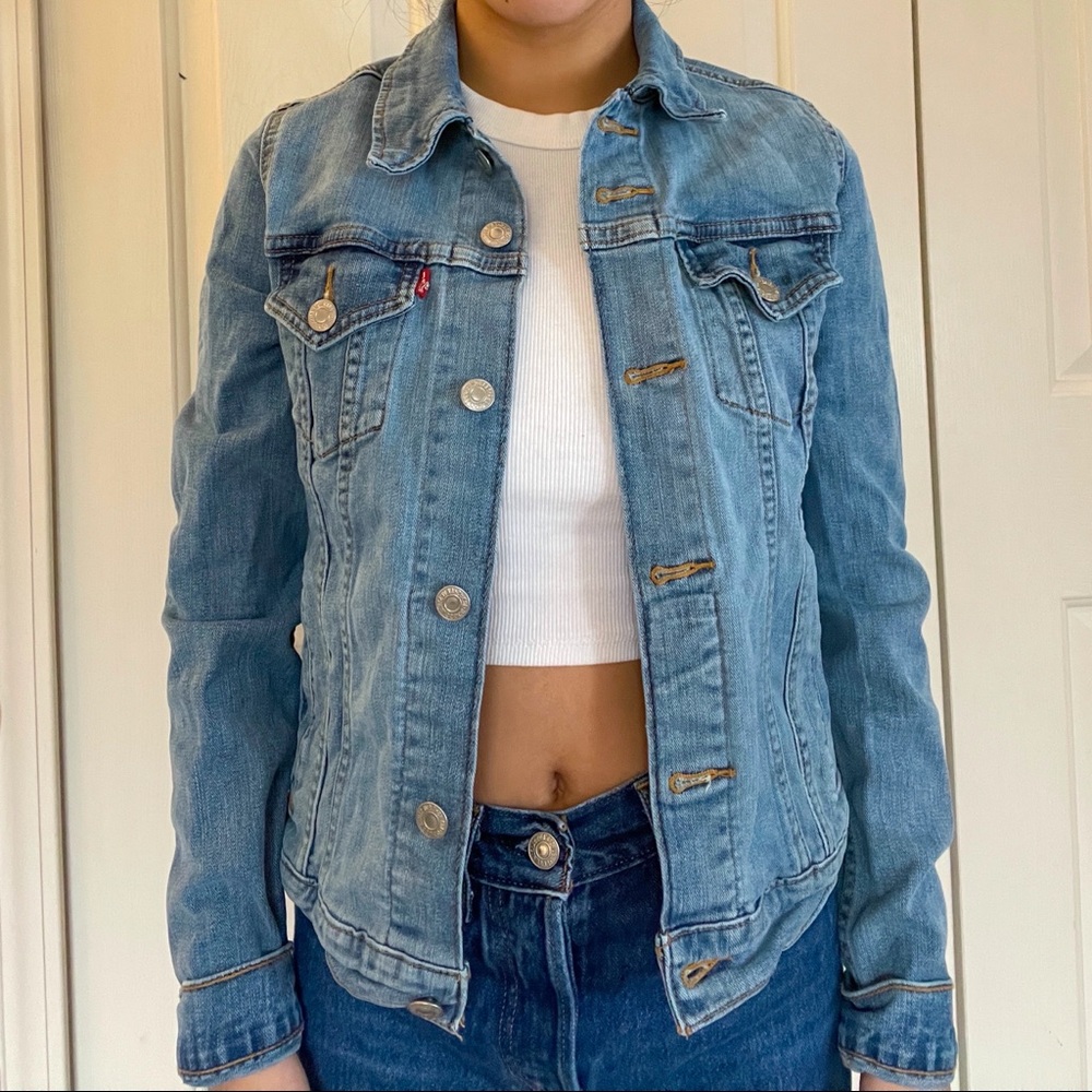 Levi’s Denim Trucker Jacket Medium Wash Sz XS